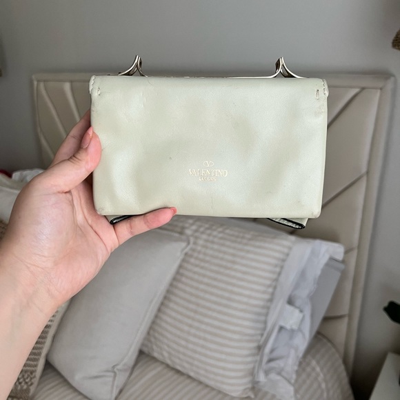 Valentino Clutch with bow eggshell color - Picture 2 of 4